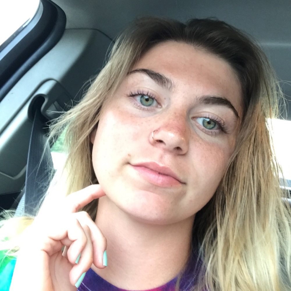 Meet your Posher, Macie